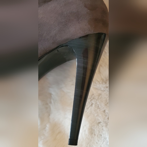 Italian made Suede heels - Picture 3 of 4